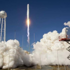 Lanzamiento del 'Antares' desde la isla Wallops, en Virginia.
