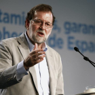 El presidente del Gobierno, Mariano Rajoy, interviene en la clausura de la reunión de la 23 Unión Intermunicipal del Partido Popular, celebrada hoy en Zaragoza.
