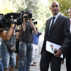 Luis Rubiales, poco antes de la reunión con los representantes de la Liga de fútbol.