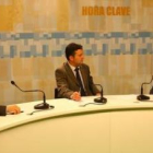 José Luis Ramón y Eduardo Fernández, ayer durante el debate de Hora Clave en Televisión de Ponferrad