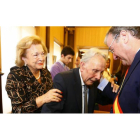 Silván con sus padres después de convertirse en alcalde de León