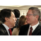 Los expresidentes de la Comunidad de Madrid Ignacio González y Alberto Ruiz-Gallardón.