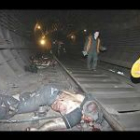 Una fuerte explosión sacudió el metro de Moscú, causando al menos 40 muertos.