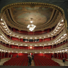 Imagen del salón central del Teatro de la Comedia, que se inaugura tras trece años de obras.