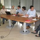 Un momento de la reunión entre los representantes de los municipios participantes.