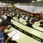Alumnos en la prueba de selectividad en la Universidad de León el año pasado.