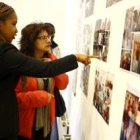 Marta Frederick y Teresa Gutiérrez, en la inauguración de la exposición cubana