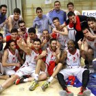 El Agustinos E. Leclerc celebra su clasificación para el play-off de ascenso a LEB Plata