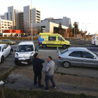 Accidente en la ronda este de León, a la altura del cruce con el Hospital Universitario, en el que han resultado heridas dos personas