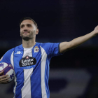 El nuevo delantero del Deportivo de La Coruña, Lucas Pérez, anotó dos goles en su estreno. CABALAR