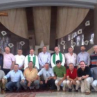 Compañeros de promoción del nuevo arcipreste de Rivas del Sil, en el homenaje.