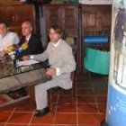 De izquierda a derecha, Lora, Pérez y Casas ayer durante la presentación del proyecto en Rabanal