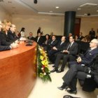 Gavilanes, García-Delgado y Rodríguez Rey con los ocho nuevos abogados que ayer juraron.