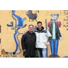 El pedáneo Ricardo Vila y el cocinero Sergio Fernández. M. Á. C.