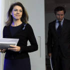 María Dolores de Cospedal acompañada de Carlos Floriano tras el Comité de Dirección del PP.