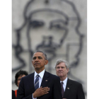 Obama, en la ofrenda floral a José Martí. La familia Obama a su llegada a La Habana.