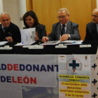 La asamblea fue presidida por la alcaldesa Ana Rosa Sopeña. DL