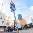 Uno de los controles policiales realizados ayer en León. DL