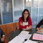 Manuel Mejía durante la reunión con Ana García y Ana Herrero antes de registrar el proyecto.