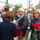 Gancedo y el pedáneo de Trobajo acudieron ayer al mercadillo.