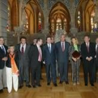 El consejo posó con Herrera y Del Olmo en la planta noble del palacio de Gaudí de Astorga