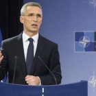 Stoltenberg presenta el informe anual de la OTAN del 2016, durante una rueda de prensa, en Bruselas, el 13 de marzo.
