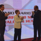José Luis Ulibarri, Ascensión Sedano y Juan Vicente Herrera en la entrega del premio del Diario de León.