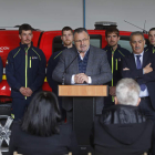 Eduardo Morán, en un momento de la inauguración del parque comarcal de bomberos de Laciana. FERNANDO OTERO