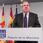Juan Vicente Herrera ayer, en la rueda de prensa que dio en la Moncloa. JUAN LÄZARO