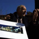 Eduardo Arroyo y el por entonces concejal Cecilio Vallejo explicaron el proyecto en 2001.