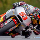 Tito Rabat toma una curva en el circuito de la República Checa, este domingo.