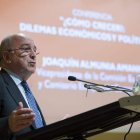Almunia, durante la conferencia que ofreció ayer en Málaga.