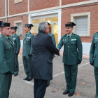 Nicanor Sen, durante la visita de esta mañana a las instalaciones de la Guardia Civil en León. DL