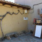 Muñeco en reconocimiento al oficio del alfarero situado al lado del Alfar Museo. A. RODRÍGUEZ