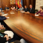 Silván, con los representantes de las Ampa. DL