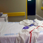 El Hospital de León dispone de 897 camas en habitaciones individuales o para varios pacientes. B.M.