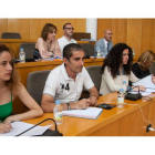 En la parte inferior, los cinco concejales del PP en San Andrés, en el último Pleno municipal. F. OTERO