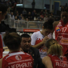 Chiqui Barros se dirige a su jugadoras.