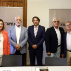 El jurado del VII Premio de Novela Corta de la Fundación Monteleón, reunido ayer. MARCIANO PÉREZ