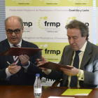 El presidente de la FRMP y alcalde de Ávila, con De Santiago-Juárez.