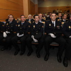 Tomás Gómez, Jesús Méndez, Francisco Vidal, Ignacio Vázquez, Luis Llamazares, Vicente Valencoso y Antonio Díez recibieron la medalla policial. DE LA MATA