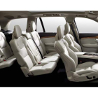 De momento… habrá que «conformarse» con el interior del nuevo XC90 que Volvo va desvelando «paso a paso». Lujoso y equipado, en clave de 7 plazas, y con detalles tan exclusivistas como la palanca de cambios de cristal «Orrefors», el célebre «crista