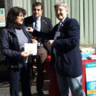 Teresa Gutiérrez e Ibán García del Blanco, junto a los representantes de Aldem.