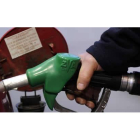 El impuesto, que grava sobre los carburantes para financiar la prestación sanitaria, comenzó a aplicarse hace ahora dos años, en marzo de 2012.
