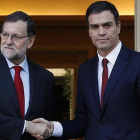 Reunión entre Mariano Rajoy y Pedro Sánchez en La Moncloa.