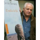 El escritor Javier Reverte vuelve, tras dos años enfermo, con un nuevo libro