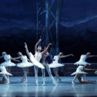 Una escena de ‘El lago de los cisnes’, que cuenta con coreografía de Alicia Alonso