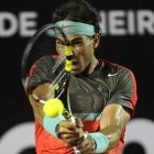 Nadal responde una bola a Daniel Gimeno-Traver.