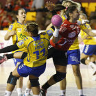 El Cleba demostró que tiene armas y capacidad para plantar cara al líder sólido de la liga en el balonmano femenino.