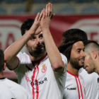 Benja celebrando con sus compañeros uno de los 15 goles que ha sumado hasta ahora en esta temporada con la Cultural. SECUNDINO PÉREZ
